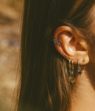 Cap Skirring Earrings