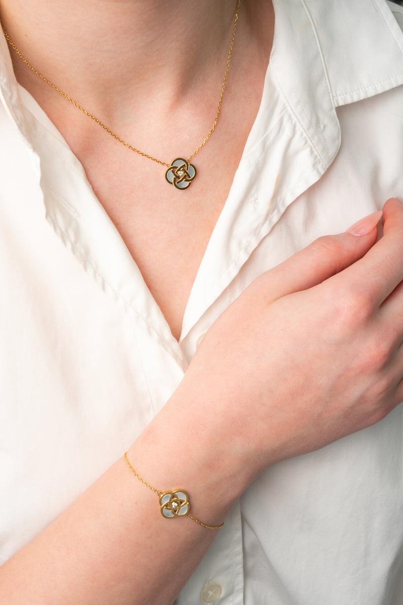Court Necklace
