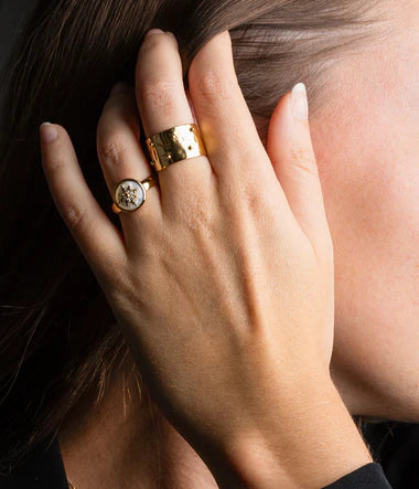 Evelyne Ring